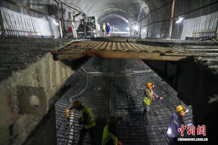 渝昆高铁全线隧道、桥梁、路基等线下工程建设完成(图3)